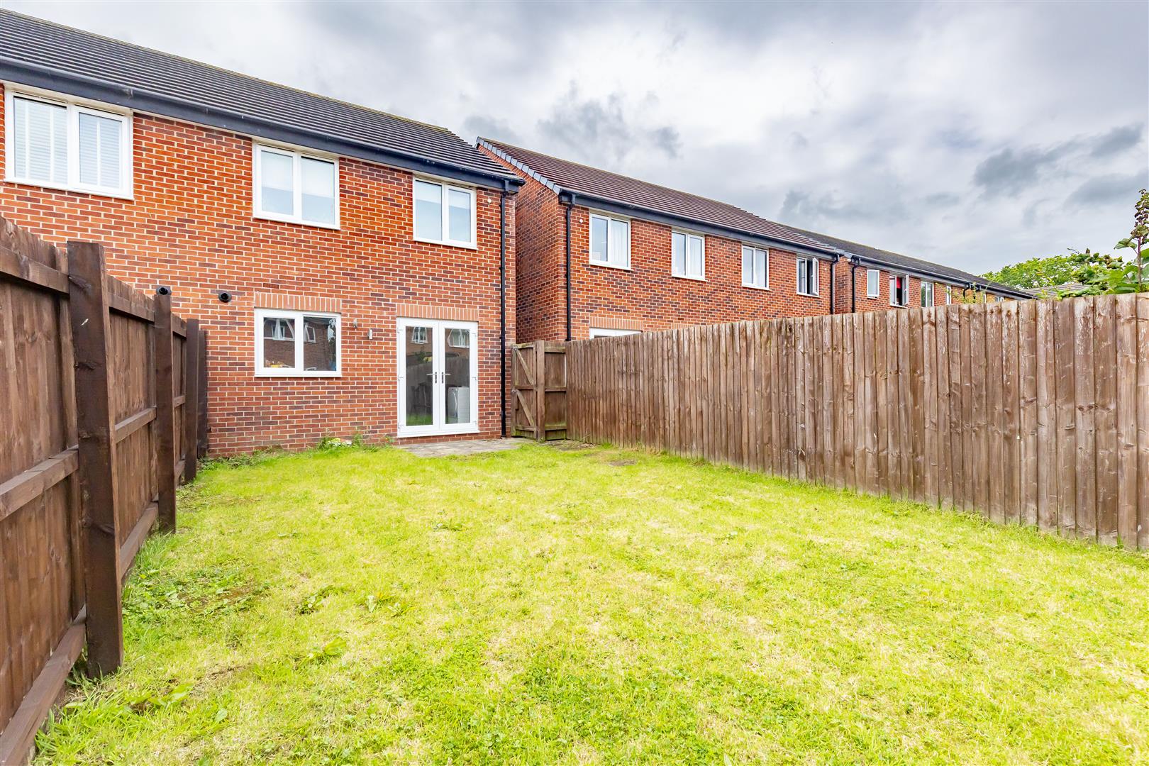 3 bed property in Fallow Avenue, Preston